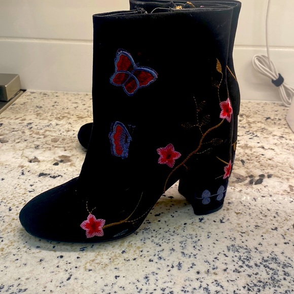 Nannette Shoes - Fun suede boots!